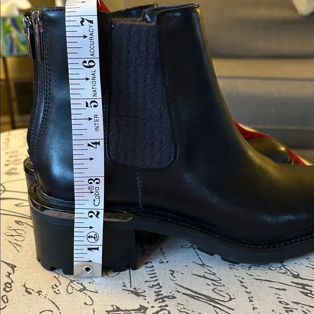 Vince Camuto Kelivena Black Leather Chelsea Bootie Size 7.5 Classic Chic - Picture 13 of 13